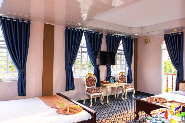 Không gian phòng nghỉ bên trong khách sạn Mui Ne Alena Hotel