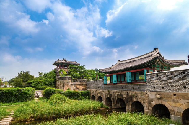 Pháo đài Hwaseong được UNESCO công nhận là Di sản Thế giới vào năm 1997