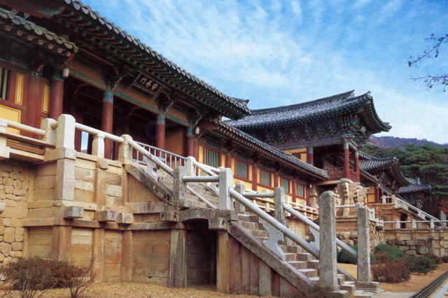 Động Seokguram và đền Bulguksa được xem là những kiệt tác mẫu mực của nghệ thuật Phật giáo tại Hàn Quốc